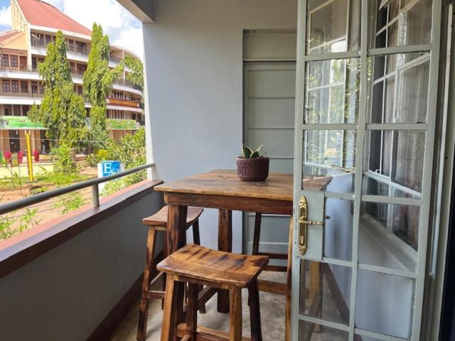 Moshi Urban Hostel And Backpackers Luaran gambar
